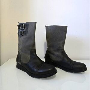 SOREL major pull on boot with buckles. Black leather/ Grey suede. Size 7